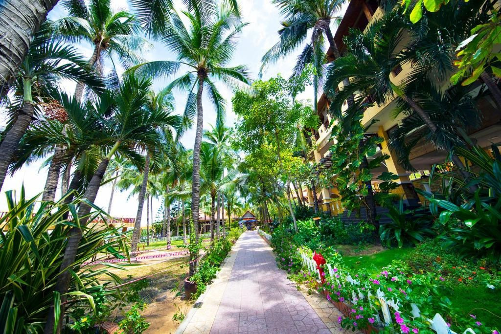 Hon Rom Central Beach Resort image 27