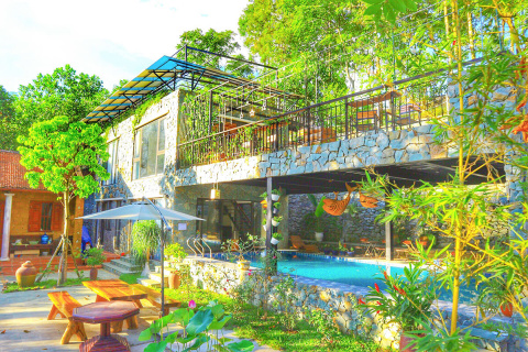 The Runaway Villa: Horizon Mansion on Hill