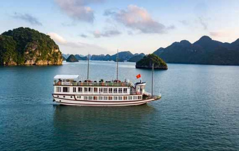 LAVENDER ELEGANCE CRUISES