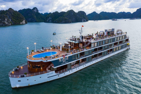 Heritage Cruises Lan Hạ